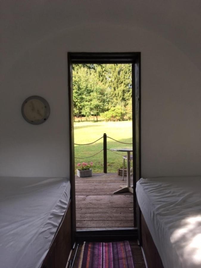 Charming 2-Bed Cabin In Domfront-En-Poiraie Perrou 外观 照片